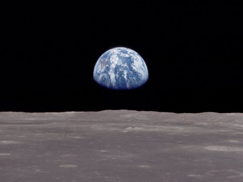 earthrise-1-1myztsb